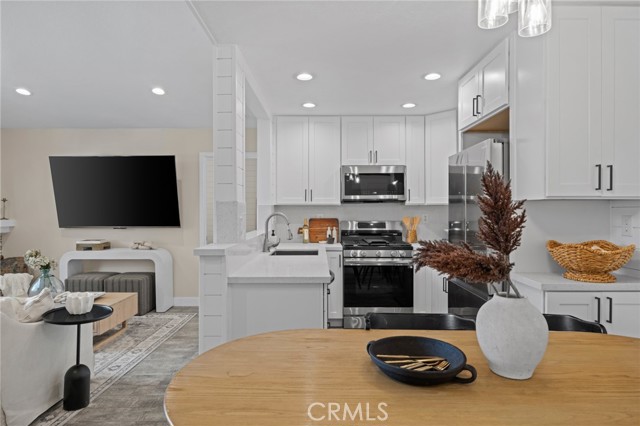 Detail Gallery Image 10 of 22 For 7 Rosa, Rancho Santa Margarita,  CA 92688 - 2 Beds | 2 Baths