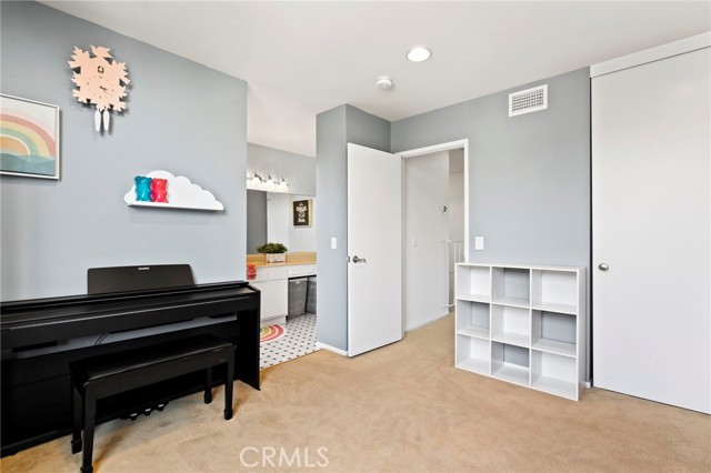 2512 Curtis Avenue, Redondo Beach, California 90278, 2 Bedrooms Bedrooms, ,2 BathroomsBathrooms,Residential,Sold,Curtis,SB23119395