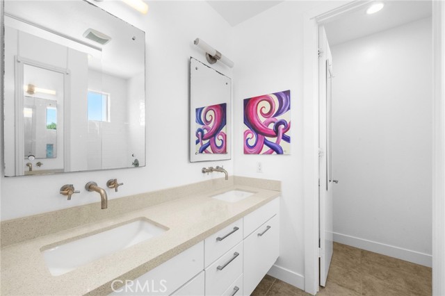 Detail Gallery Image 11 of 21 For 1273 Westreef, Costa Mesa,  CA 92627 - 3 Beds | 2/2 Baths
