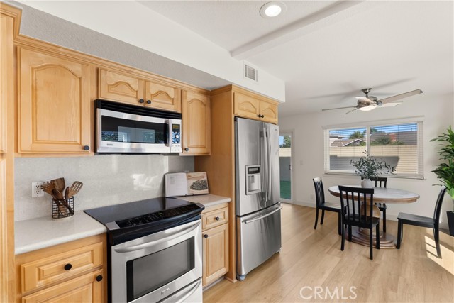 21292 Bulkhead Circle, Huntington Beach CA: https://media.crmls.org/medias/b6383ab9-4284-44d4-b5bc-34ef311e8ada.jpg