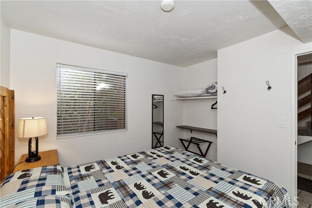 Detail Gallery Image 17 of 36 For 861 Thrush, Big Bear Lake,  CA 92315 - 3 Beds | 2 Baths