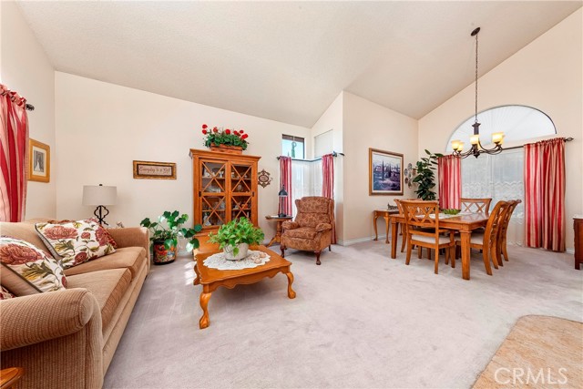 Detail Gallery Image 10 of 44 For 40512 Palmas Ct, Palmdale,  CA 93551 - 3 Beds | 2/1 Baths