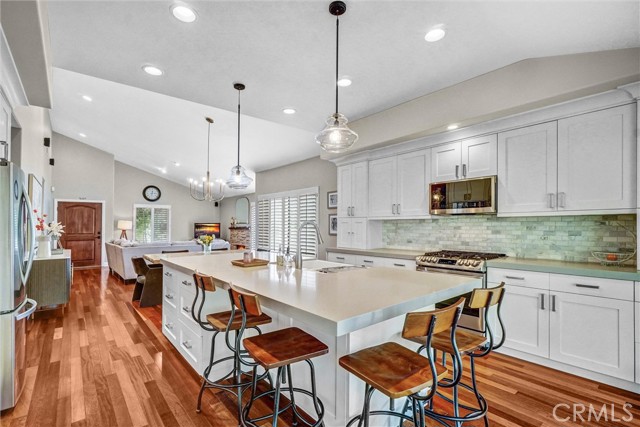 1 Deerwood W, Irvine CA: https://media.crmls.org/medias/b63ad36c-93cc-48ac-be64-cb09844c2007.jpg