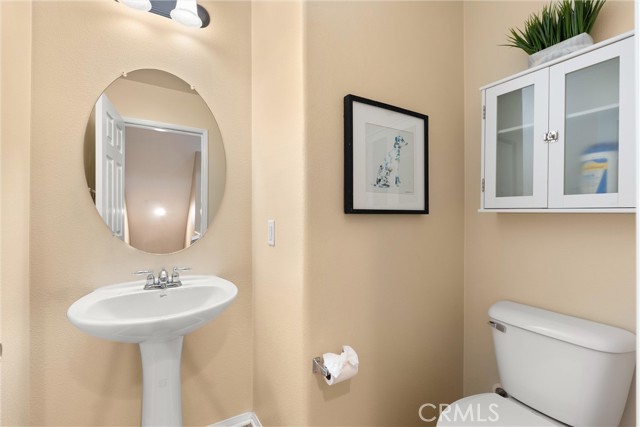 Detail Gallery Image 6 of 23 For 13257 Copra Ave, Chino,  CA 91710 - 2 Beds | 2/1 Baths