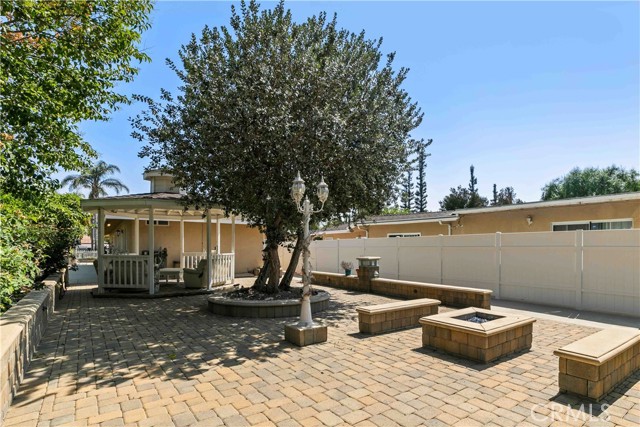 17533 Raymer Street, Sherwood Forest CA: https://media.crmls.org/medias/b63b8bdc-9e05-4ba7-95e3-b2df6f36414d.jpg
