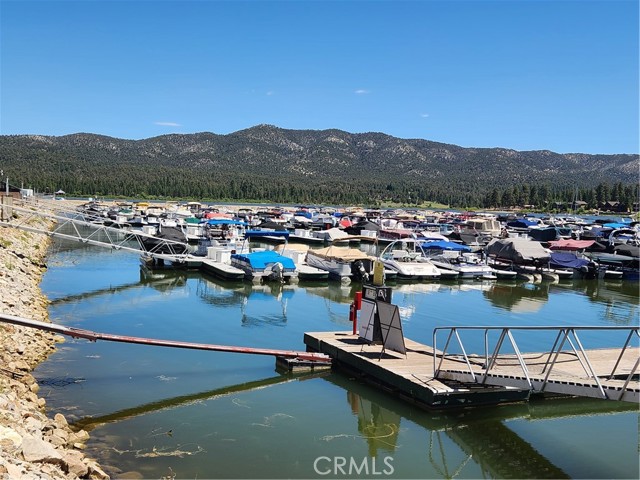400 Pine Knot Boulevard, Big Bear Lake CA: https://media.crmls.org/medias/b63ba93b-5c5c-422c-8e82-2df5f576a673.jpg