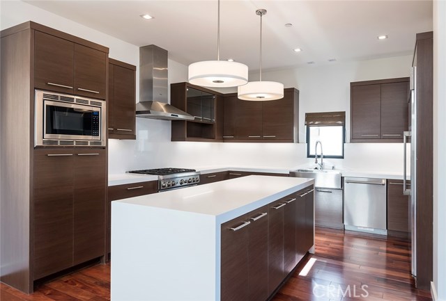 122 Manhattan Avenue, Hermosa Beach, California 90254, 3 Bedrooms Bedrooms, ,1 BathroomBathrooms,Residential,Sold,Manhattan,SB18007639