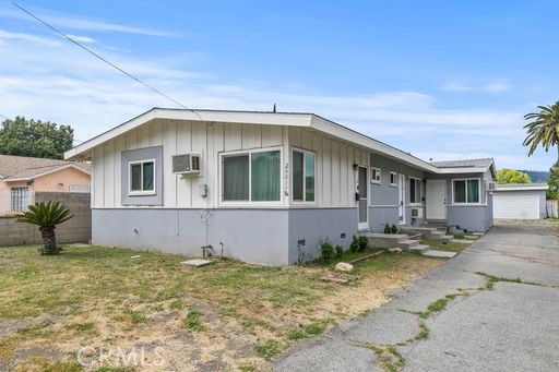 Listing Details for 25011 Walnut Street  B, Newhall, CA 91321