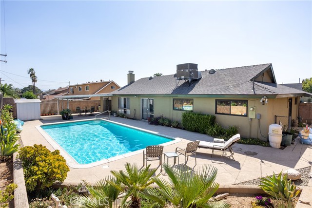 Detail Gallery Image 1 of 37 For 5951 Buchanan Ave, San Bernardino,  CA 92404 - 4 Beds | 2 Baths