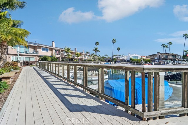 Detail Gallery Image 4 of 47 For 4453 W Coast, Newport Beach,  CA 92663 - 3 Beds | 2/1 Baths