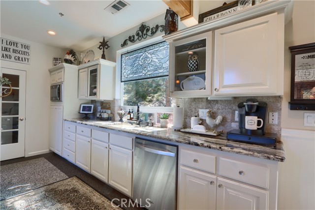 Detail Gallery Image 13 of 66 For 42038 Empty Creek, Oakhurst,  CA 93644 - 3 Beds | 2 Baths