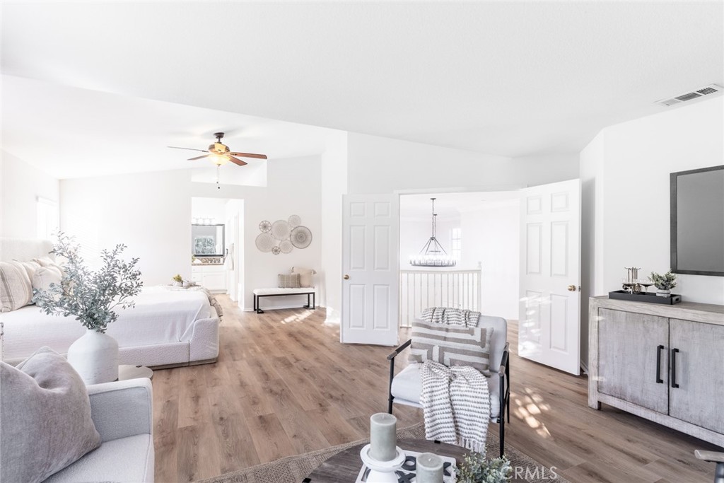 MLS #OC25156927 img 18