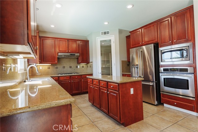 Detail Gallery Image 13 of 64 For 26499 Bladen Ave, Murrieta,  CA 92562 - 6 Beds | 3 Baths