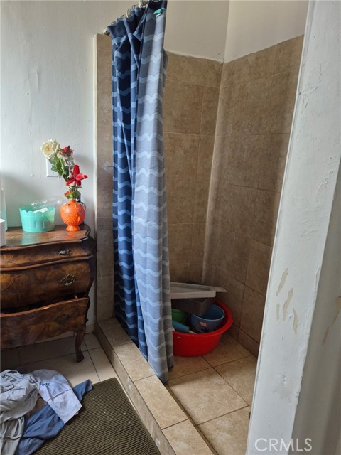 Detail Gallery Image 7 of 8 For 10527 Croesus Ave, Los Angeles,  CA 90002 - 3 Beds | 2 Baths