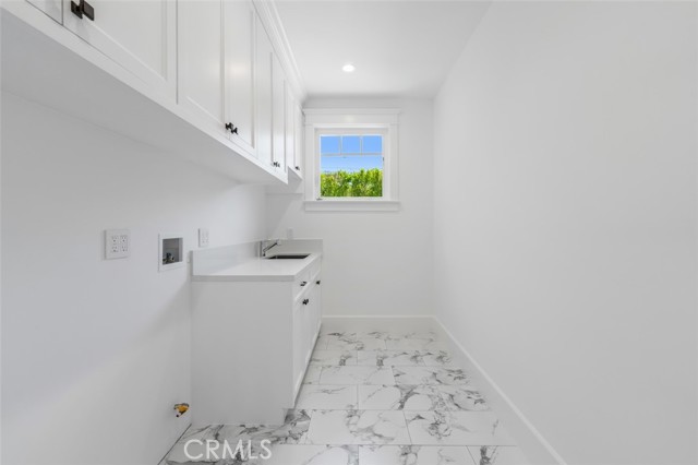 20701 Dumont Street, Woodland Hills CA: https://media.crmls.org/medias/b63db924-a45a-4a57-91de-173ea606da33.jpg