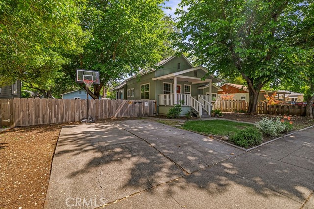 Detail Gallery Image 3 of 60 For 1617 Hemlock St, Chico,  CA 95928 - 4 Beds | 3 Baths