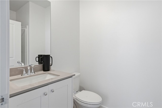 Detail Gallery Image 20 of 29 For 9425 N Sepulveda Blvd. #3,  North Hills,  CA 91343 - 2 Beds | 2/1 Baths
