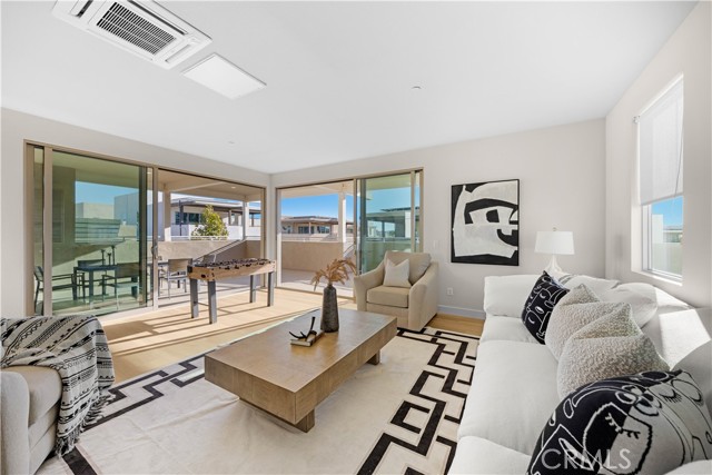 Detail Gallery Image 43 of 70 For 126 Interval, Irvine,  CA 92618 - 5 Beds | 4 Baths