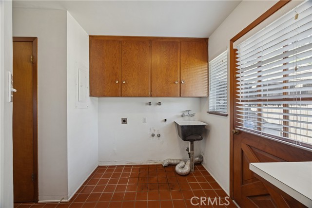 25 Buena Vista Avenue, San Luis Obispo CA: https://media.crmls.org/medias/b641ab01-a3d0-4356-a69f-3aad5a034b3e.jpg