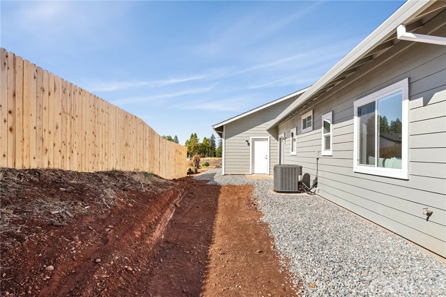 6078 Maxwell, Paradise CA: https://media.crmls.org/medias/b6432013-6c90-4bd3-9d57-d81b76b2b01f.jpg