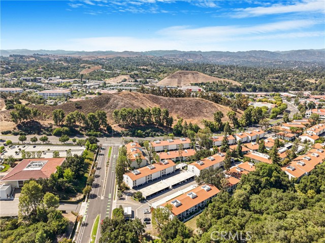 Detail Gallery Image 43 of 52 For 23675 Park Capri #24,  Calabasas,  CA 91302 - 2 Beds | 2 Baths