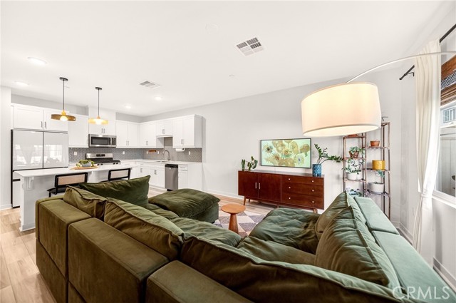 Detail Gallery Image 4 of 42 For 35165 Rangpur, Fallbrook,  CA 92028 - 2 Beds | 2/1 Baths