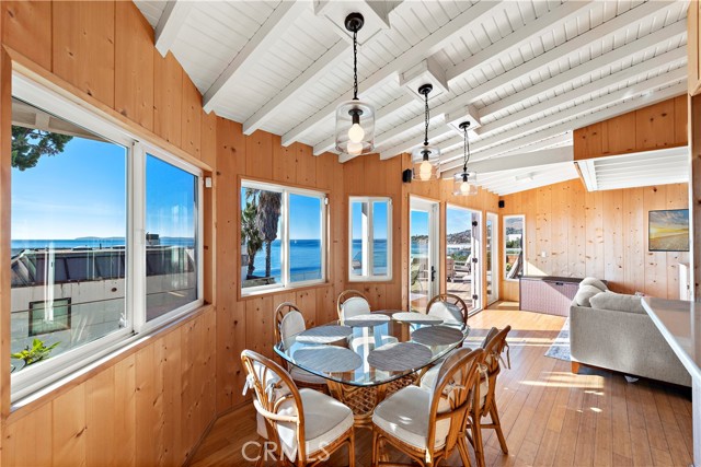 137 Cleo Street, Laguna Beach CA: https://media.crmls.org/medias/b64439dc-9ce1-4b94-9a80-de93a6ffb5d1.jpg