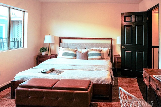 Detail Gallery Image 14 of 24 For 14144 Burbank Bld #2,  Sherman Oaks,  CA 91401 - 2 Beds | 2/1 Baths