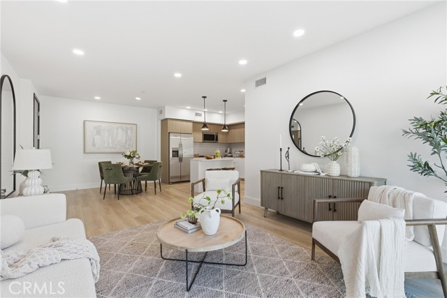 Detail Gallery Image 2 of 12 For 12078 Guerin St #201,  Studio City,  CA 91604 - 2 Beds | 2 Baths