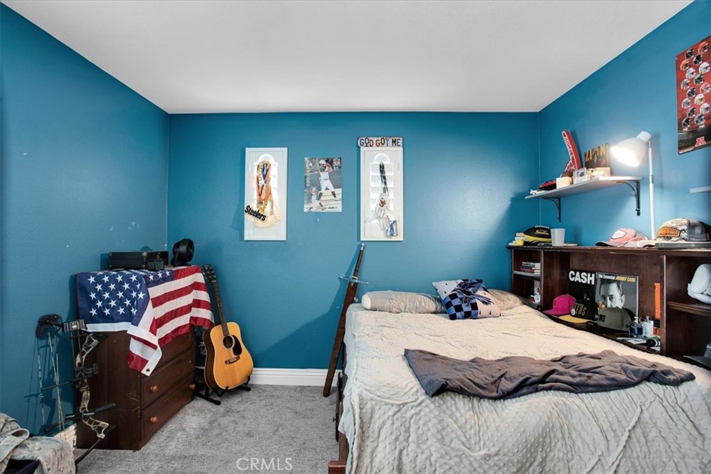 https://media.crmls.org/medias/b644dac6-1ffb-4029-9cda-e062bb2dac84.jpg?preset=X-Large