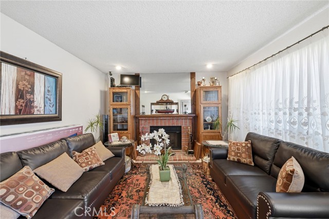 Detail Gallery Image 8 of 33 For 7857 Embry Point, San Diego,  CA 92126 - 5 Beds | 3 Baths