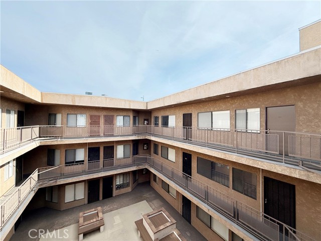 Detail Gallery Image 24 of 31 For 424 S Westmoreland Ave #306,  Los Angeles,  CA 90020 - 2 Beds | 2 Baths