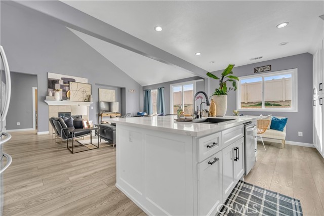 Detail Gallery Image 5 of 20 For 37757 Sabra, Palmdale,  CA 93552 - 5 Beds | 3 Baths