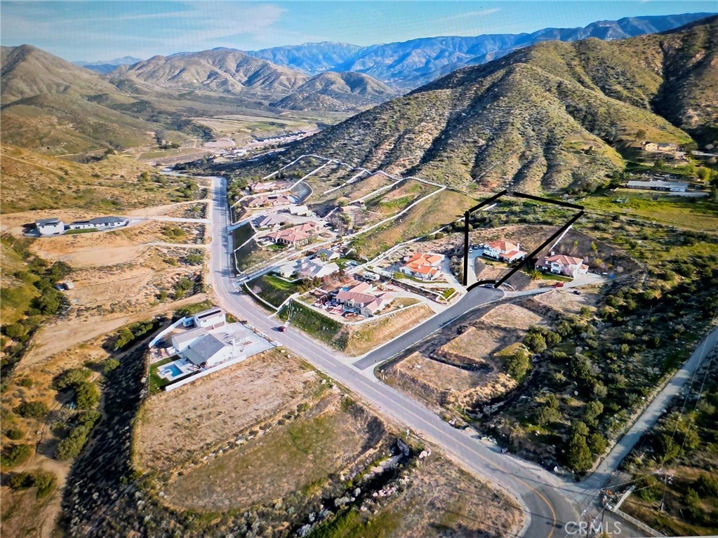 https://media.crmls.org/medias/b647b976-6552-4050-bca5-18d35df90b3c.jpg?preset=X-Large