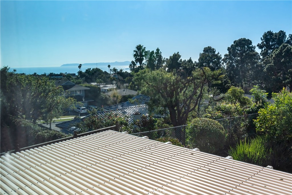 https://media.crmls.org/medias/b648405a-2774-4251-883b-04a3da1bc23c.jpg?preset=X-Large