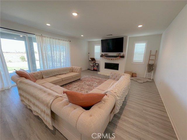 Detail Gallery Image 7 of 31 For 39547 Verbena Way, Temecula,  CA 92591 - 5 Beds | 3/1 Baths