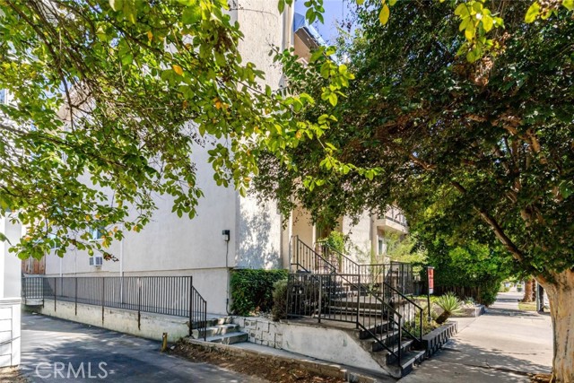 Detail Gallery Image 20 of 25 For 13543 Moorpark St #7,  Sherman Oaks,  CA 91423 - 2 Beds | 2 Baths