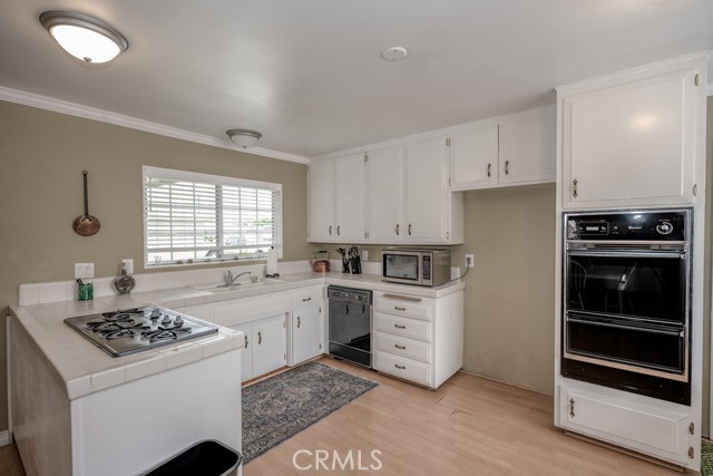 2042 Hurles Avenue photo 8