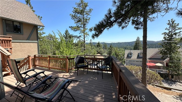 Detail Gallery Image 2 of 26 For 27808 Alpen Dr, Lake Arrowhead,  CA 92352 - 4 Beds | 3/1 Baths