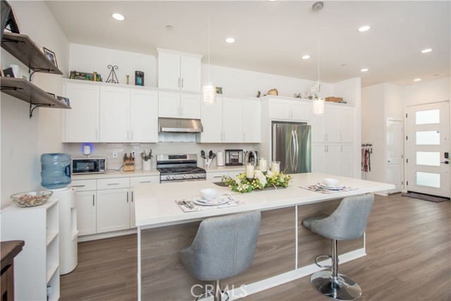 Detail Gallery Image 8 of 45 For 4460 S Forsyth Paseo, Ontario,  CA 91762 - 3 Beds | 2/1 Baths