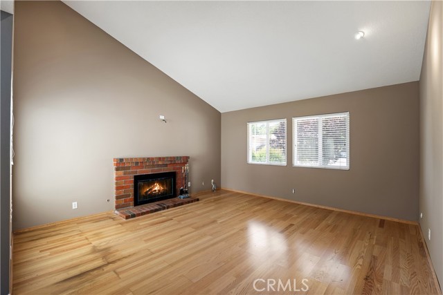 6120 Hedgewall Drive, Westlake Village CA: https://media.crmls.org/medias/b6497b12-0caf-48e9-9493-f321c1daf3c0.jpg