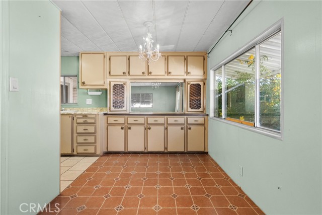 21001 Plummer Street, Chatsworth CA: https://media.crmls.org/medias/b6498628-304c-4d2d-bba7-6a4a36983006.jpg