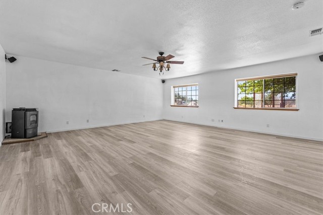 22132 Los Robles Way, Palo Cedro CA: https://media.crmls.org/medias/b6499ae3-b644-427a-bfdc-9d89bd2cf5b8.jpg