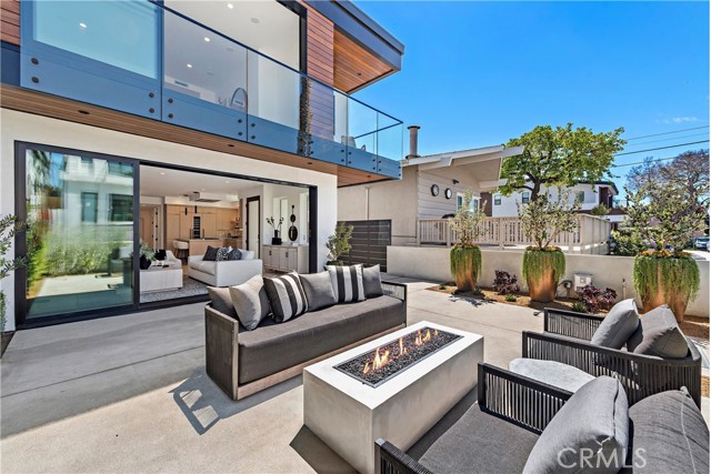 Detail Gallery Image 2 of 28 For 602 Iris Ave, Corona Del Mar,  CA 92625 - 3 Beds | 3/2 Baths