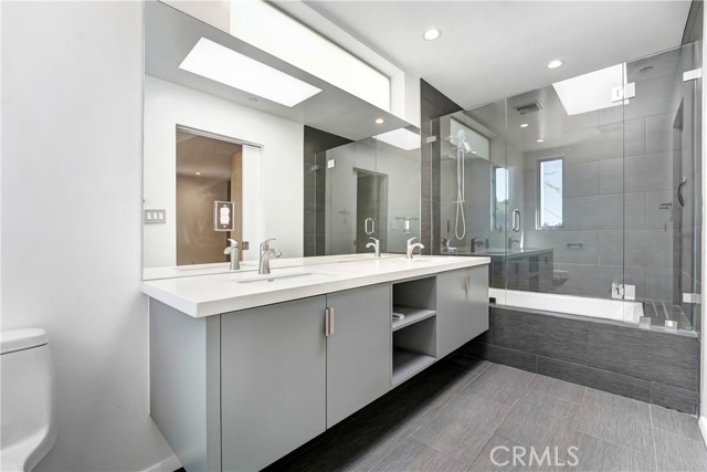 3907 De Longpre Avenue, Los Angeles CA: https://media.crmls.org/medias/b64a45fa-97d6-44cf-b8fa-3bdd800048b1.jpg