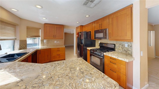 Detail Gallery Image 13 of 29 For 17032 Goya, Granada Hills,  CA 91344 - 4 Beds | 3 Baths