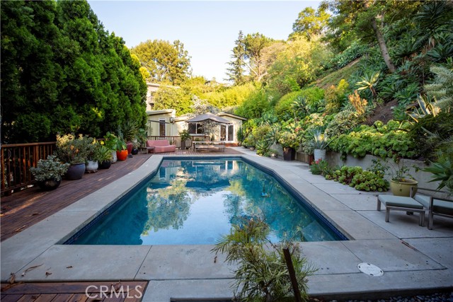 Detail Gallery Image 20 of 54 For 2412 Canyon Oak Dr, Los Angeles,  CA 90068 - 3 Beds | 2 Baths