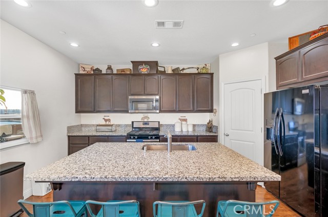 Detail Gallery Image 15 of 38 For 1024 Newcastle, Livingston,  CA 95344 - 5 Beds | 3/1 Baths