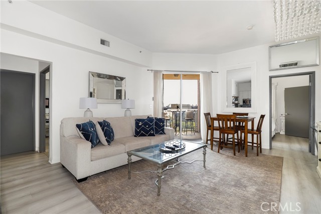 Detail Gallery Image 8 of 51 For 488 E Ocean Bld #818,  Long Beach,  CA 90802 - 2 Beds | 2 Baths