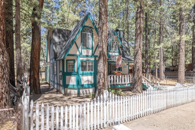Detail Gallery Image 1 of 1 For 422 Chickadee Dr, Big Bear Lake,  CA 92315 - 2 Beds | 1/1 Baths